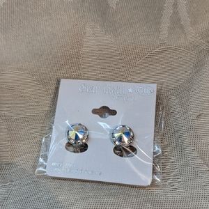Clip earrings